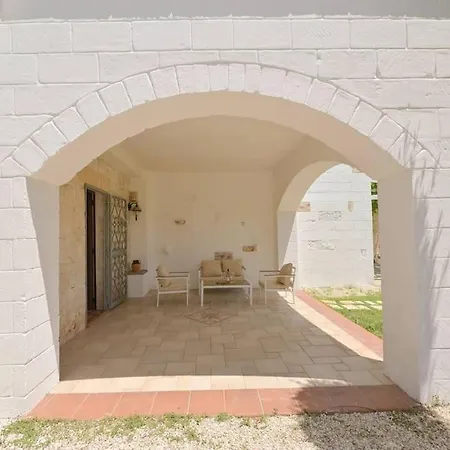 Del Cedro - Private Pool 펜션 오스투니